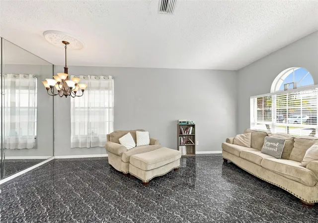 5th image of 514 Greg St, Valrico, FL 33594 | MLS# TB8527864