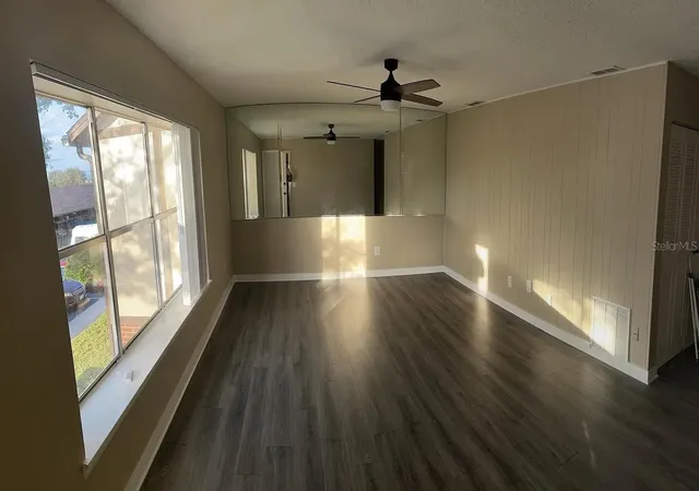 Listing Photo 4 - Condo for sale in building located at 5425 Hansel Ave, EDGEWOOD, FL 32809 - Unit #N6