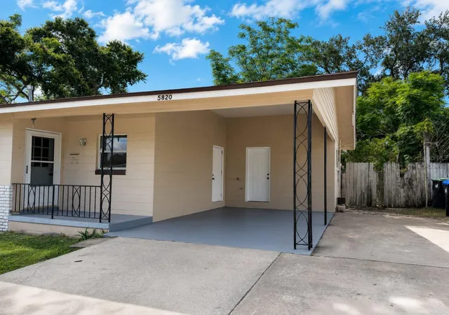 Photo 4 of Single family home for sale at 5820 Harrington Dr, Orlando, FL 32808 | MLS# S5153445 | Listing updated on 2026-08-22