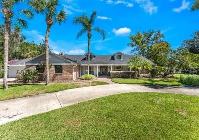 Photo 2 of Single family home for sale at 306 N Sweetwater Cvs Blvd, Longwood, FL 32779 | MLS# O6423982 | Listing updated on 2026-10-03