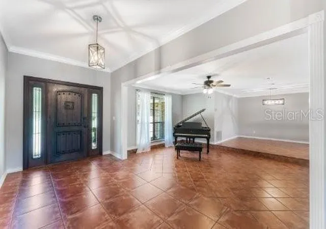 Photo 3 of Single family home for sale at 306 N Sweetwater Cvs Blvd, Longwood, FL 32779 | MLS# O6423982 | Listing updated on 2026-10-03
