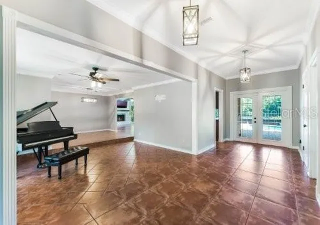Photo 3 of Single family home for sale at 306 N Sweetwater Cvs Blvd, Longwood, FL 32779 | MLS# O6423982 | Listing updated on 2026-10-03