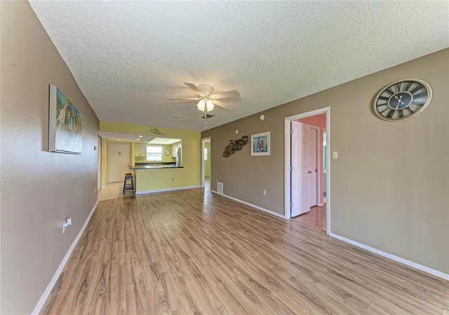 Listing Photo 5 - Condo for sale in building located at 3983 Maceachen Blvd, Sarasota, FL 34233 - Unit #434