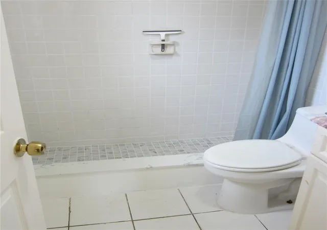 5th image of 520 W Ella J Gilmore St, Apopka, FL 32703 | MLS# O6423990