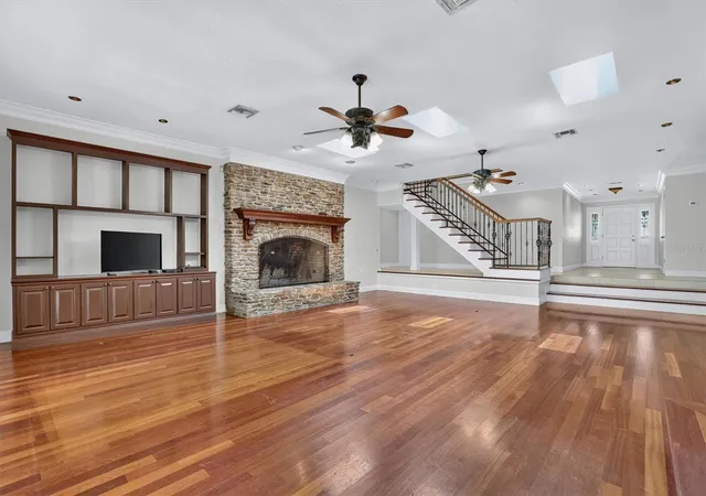 Photo 3 of Single family home for sale at 306 Oak Ests Dr, Orlando, FL 32806 | MLS# O6423993 | Listing updated on 2026-09-04
