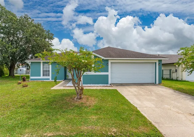 Photo 2 of Single family home for sale at 913 San Rafael Way, Kissimmee, FL 34758 | MLS# S5153452 | Listing updated on 2026-09-17
