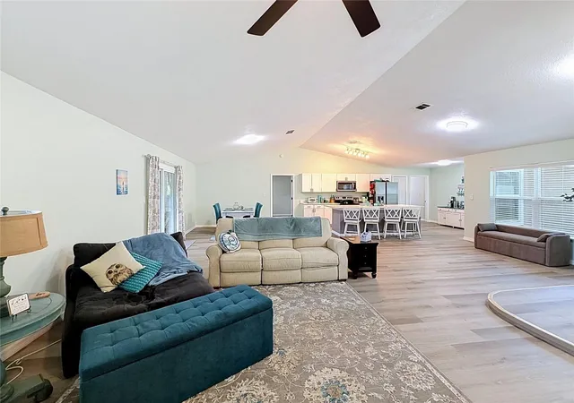Photo 3 of Single family home for sale at 706 Old Crk Ct, Sanford, FL 32773 | MLS# S5153453 | Listing updated on 2026-09-19