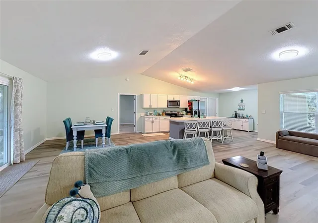 Photo 3 of Single family home for sale at 706 Old Crk Ct, Sanford, FL 32773 | MLS# S5153453 | Listing updated on 2026-09-19