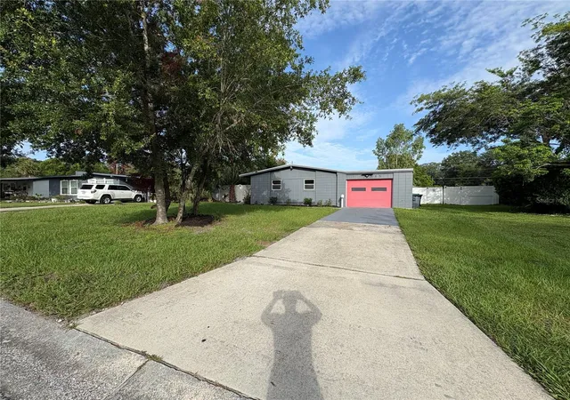 Photo 3 of Single family home for sale at 885 Carnation Dr, Winter Park, FL 32792 | MLS# S5153456 | Listing updated on 2026-09-05