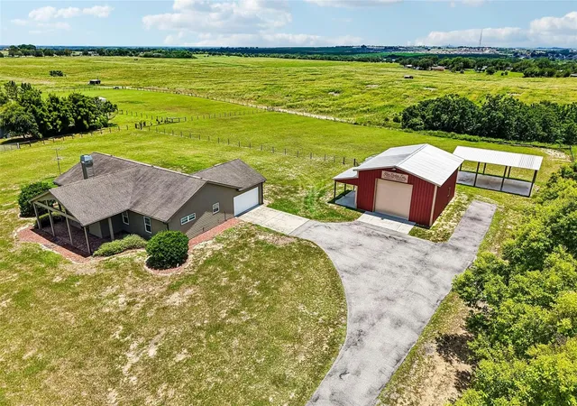Photo 2 of Single family home for sale at 3670 Lake Hatchineha Rd, Haines City, FL 33844 | MLS# L4963418 | Listing updated on 2026-08-15