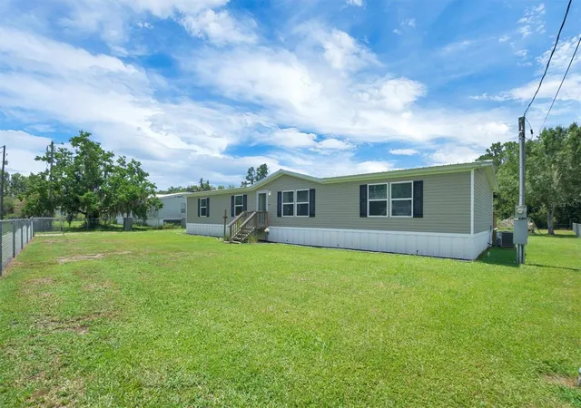 3rd image of 4237 Coyote Trl, Polk City, FL 33868 | MLS# P4939275