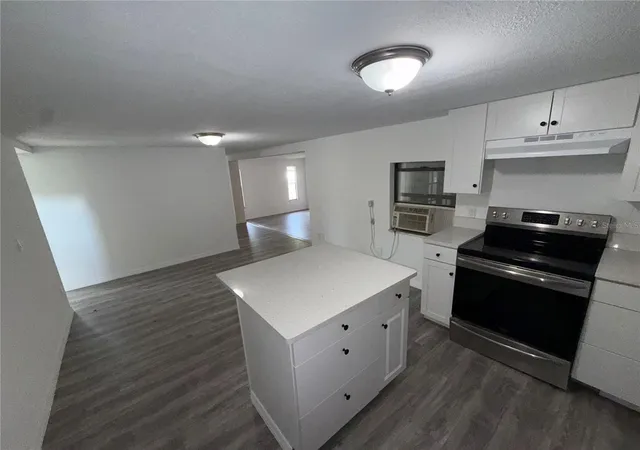 2nd image of 17440 Se 37th Ln, Ocklawaha, FL 32179 | MLS# O6424015