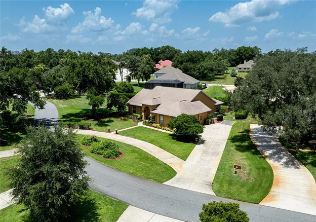 Photo 2 of Sale Pending at 34021 Park Ln, Leesburg, FL 34788 | MLS# G5114888 | Listing updated on 2026-09-14
