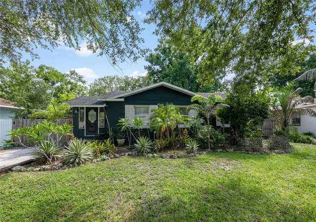 Photo 1 of Single family home for sale at 1010 W Berry Ave, Tampa, FL 33603 | MLS# TB8527927 | Listing updated on 2026-09-13