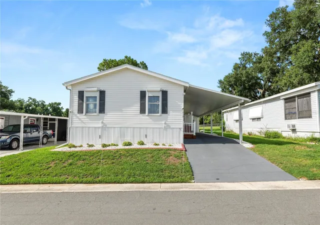 Photo 1 of Manufactured home for sale at 618 Cassandra Ln, Lakeland, FL 33809 | MLS# L4963419 | Listing updated on 2026-10-11