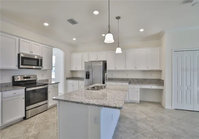 4th image of 11424 Sweetgrass Dr, Bradenton, FL 34212 | MLS# TB8527935