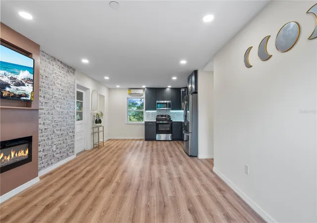 Photo 2 of Single family home for sale at 607 Walnut Dr, Fort Meade, FL 33841 | MLS# O6424037 | Listing updated on 2026-08-25