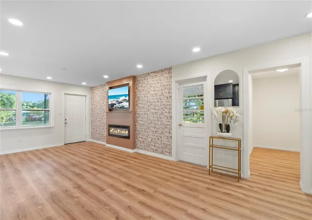 Photo 5 of Single family home for sale at 607 Walnut Dr, Fort Meade, FL 33841 | MLS# O6424037 | Listing updated on 2026-08-25