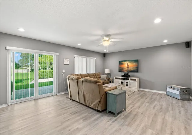 4th image of 2376 Hanover Dr, Dunedin, FL 34698 | MLS# TB8527945
