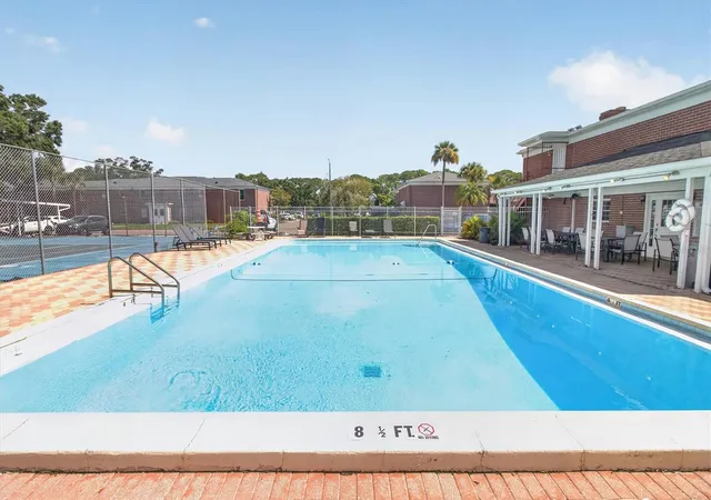 Homes for sale in St Petersburg, FL | 8522 10th Street, St Petersburg, FL 33702 | Houzeo