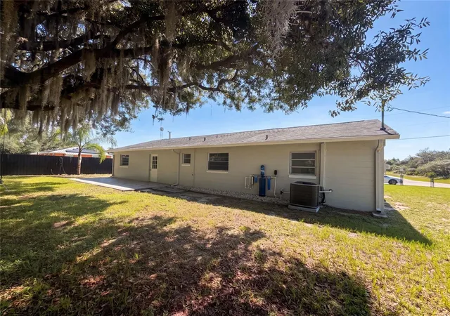 5th image of 417 Calumet Rd, Avon Park, FL 33825 | MLS# O6424052