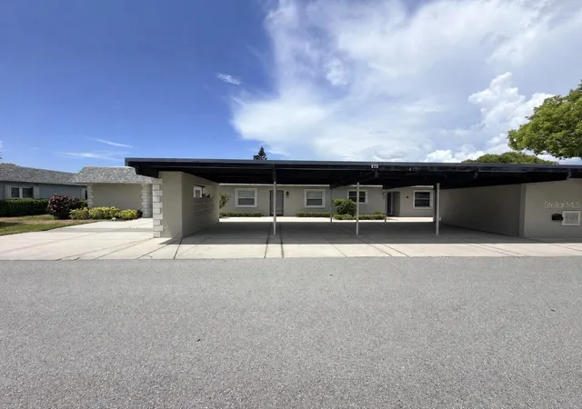 Photo 2 of Single family home for sale at 9703 Greenskeeper Dr, New Port Richey, FL 34655 | MLS# TB8527962 | Listing updated on 2026-10-23
