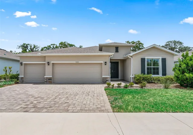 Photo 2 of Single family home for sale at 5208 Nw 46th Lane Rd, Ocala, FL 34482 | MLS# OM728226 | Listing updated on 2026-08-26