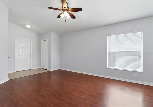 4th image of 15519 Telford Spring Dr, Sun City Center, FL 33573 | MLS# TB8527974