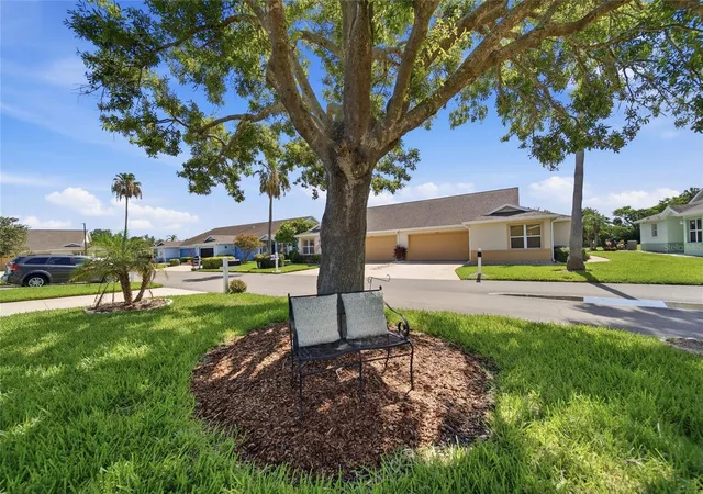 4th image of 3007 Live Oak Ln #34, Palmetto, FL 34221 | MLS# A4699629