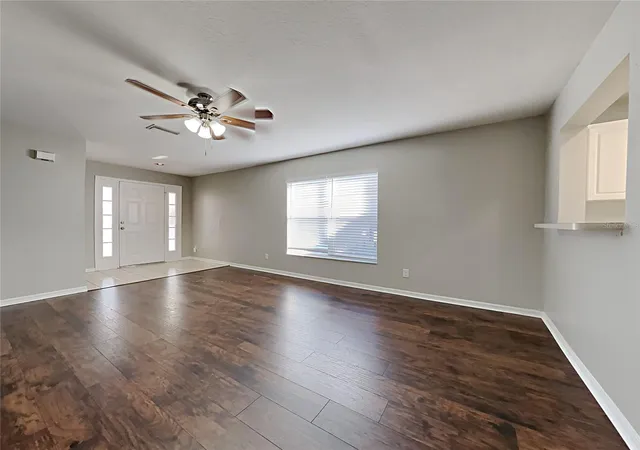 Photo 3 of Single family home for sale at 404 Summer Sails Dr, Valrico, FL 33594 | MLS# C7528249 | Listing updated on 2026-09-03