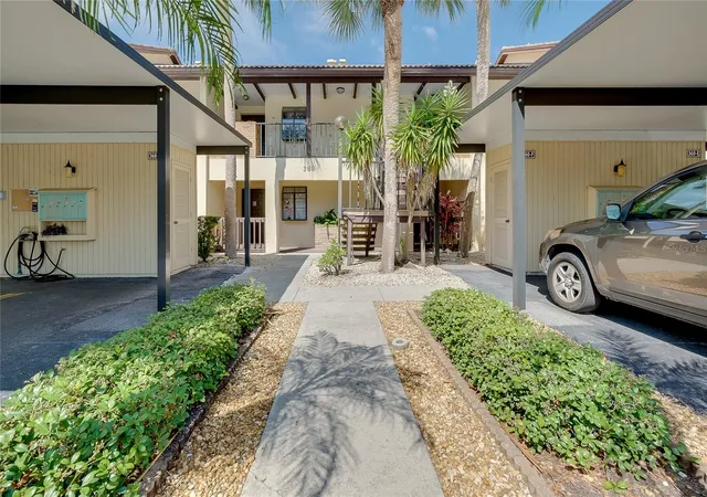 1st image of 360 Three Lakes Ln #E, Venice, FL 34285 | MLS# N6144982