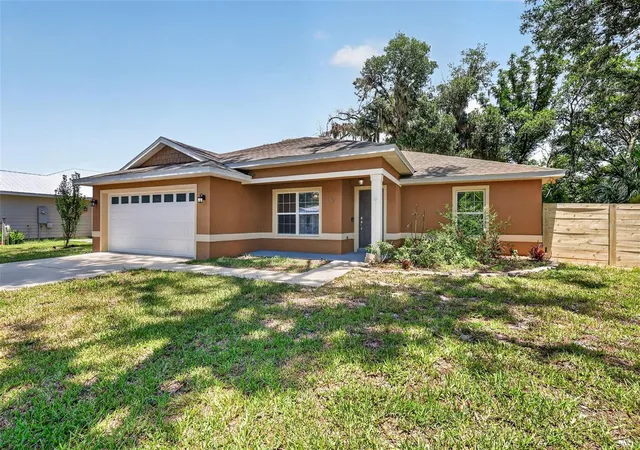 1st image of 74 N Oak Ave, Umatilla, FL 32784 | MLS# G5114898