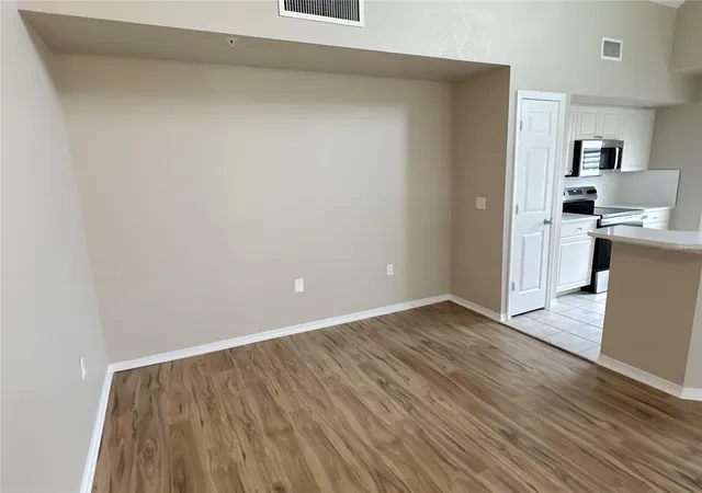 Photo 3 of Condo for sale at 5531 Rosehill Rd #201, Sarasota, FL 34233 | MLS# C7528251 | Listing updated on 2026-09-01