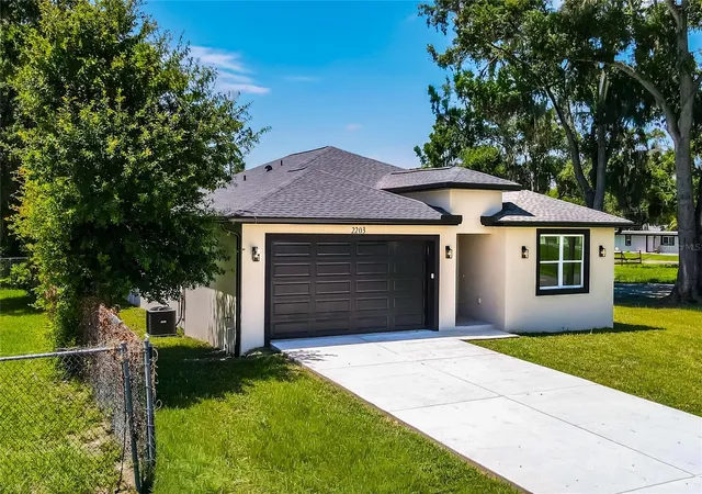 2nd image of 2203 W Lowry Ave, Plant City, FL 33563 | MLS# TB8528001