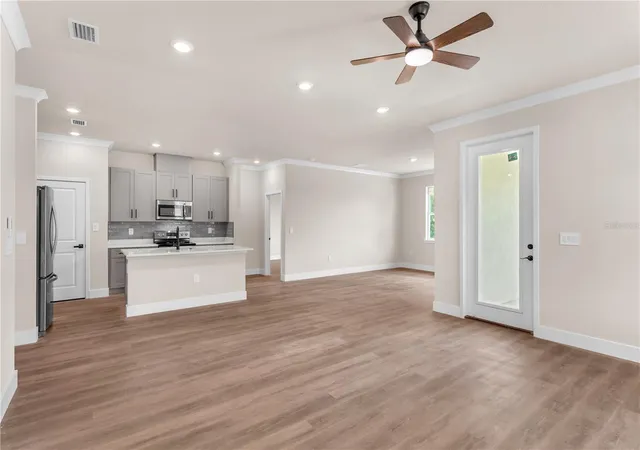 Photo 3 of Single family home for sale at 2203 W Lowry Ave, Plant City, FL 33563 | MLS# TB8528001 | Listing updated on 2026-10-09