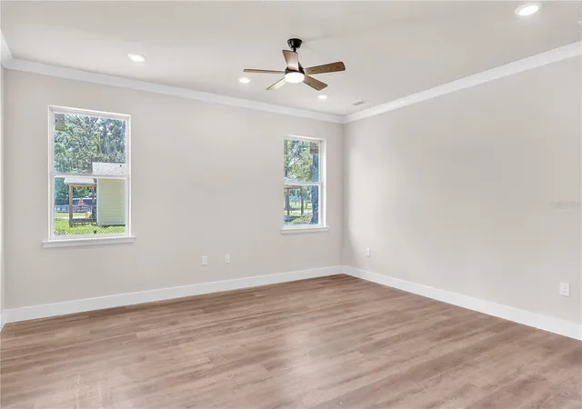 Photo 4 of Single family home for sale at 2203 W Lowry Ave, Plant City, FL 33563 | MLS# TB8528001 | Listing updated on 2026-10-09