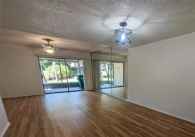4th image of 9209 Seminole Blvd, Seminole, FL 33772