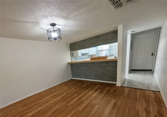5th image of 9209 Seminole Blvd, Seminole, FL 33772