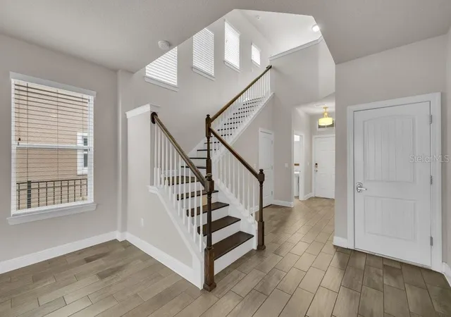 5th image of 14306 Barrington Stowers Dr, Lithia, FL 33547 | MLS# TB8528005