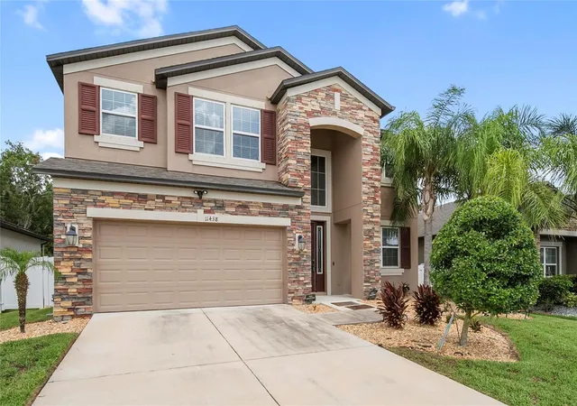 Photo 3 of Single family home for sale at 11438 Acacia Grv Ln, Riverview, FL 33579 | MLS# A4699637 | Listing updated on 2026-10-07