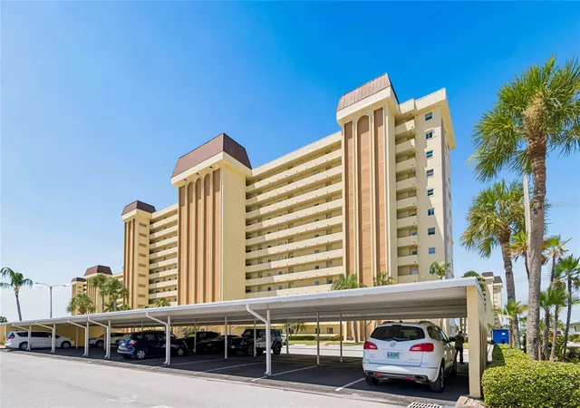 Photo 2 of Condo for sale at 4575 Cove Cir #101, St Petersburg, FL 33708 | MLS# TB8528026 | Listing updated on 2026-09-05