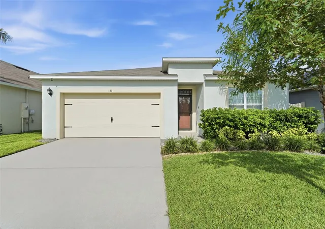 Photo 2 of Sale Pending at 121 Old Ml Pond Rd, Edgewater, FL 32141 | MLS# V4950145 | Listing updated on 2026-08-26