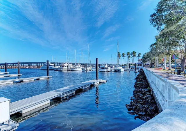 2nd image of 1510 1St Ave W, BRADENTON, FL 34205