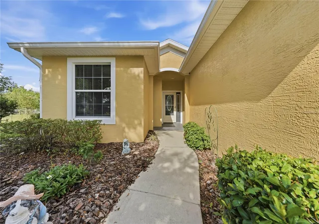 4th image of 81 Twin Lake Cir, Umatilla, FL 32784 | MLS# G5114906