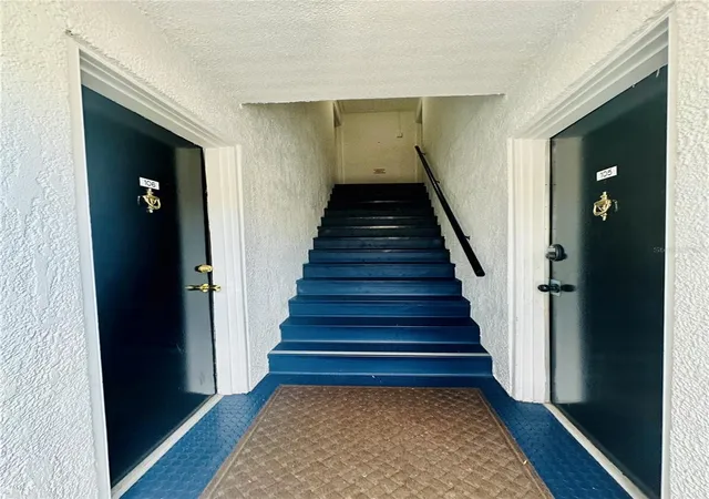 Photo 2 of Condo for sale at 525 Conway Rd #108, Orlando, FL 32807 | MLS# O6424136 | Listing updated on 2026-08-03