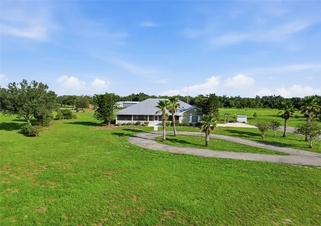 2nd image of 1277 Sw East Creek Trl, Arcadia, FL 34266 | MLS# C7528254