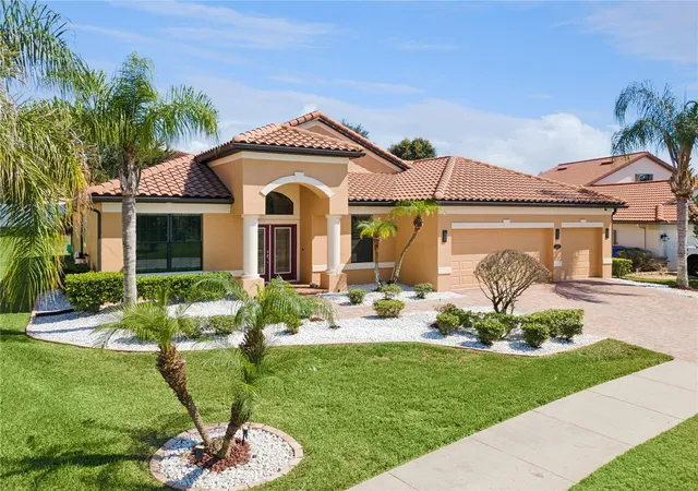 Photo 1 of Single family home for sale at 3943 Sunset Lake Dr, Lakeland, FL 33810 | MLS# S5153494 | Listing updated on 2026-09-28