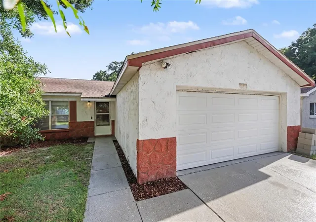 Photo 1 of Sale Pending at 1916 Hudson Ct, Oldsmar, FL 34677 | MLS# TB8528046 | Listing updated on 2026-09-30
