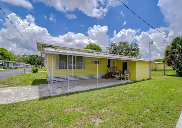 Photo 2 of Manufactured home for sale at 37344 Hammond Dr, Zephyrhills, FL 33541 | MLS# TB8528049 | Listing updated on 2026-07-13