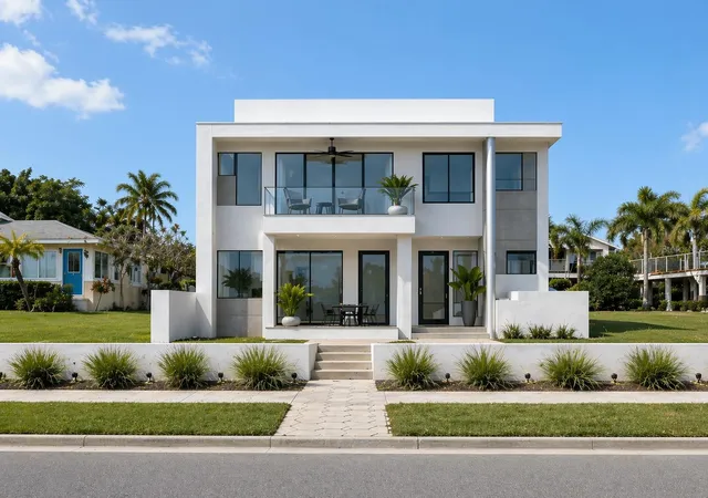 Photo 1 of Single family home for sale at 1817 Beach Dr Se, Saint Petersburg, FL 33705 | MLS# TB8528050 | Listing updated on 2026-08-10